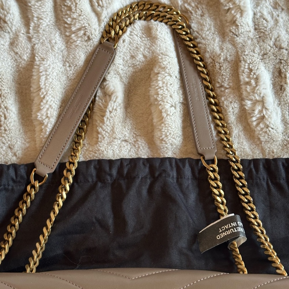Yves Saint Laurent Tan LouLou Quilted Bag - Picture 4 of 16